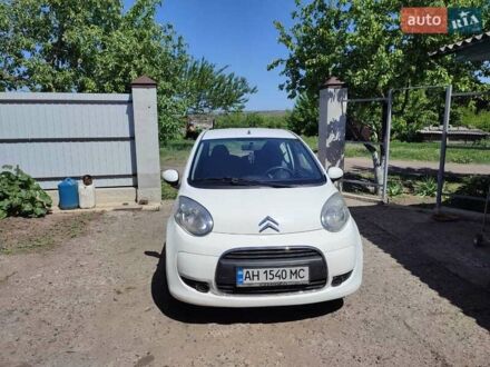 Ситроен С1 2011 в Изюме на Automoto.ua Белый Ситроен С1, объемом двигателя 1 л и пробегом 240 тыс. км за 4000 $, фото 1 на Automoto.ua