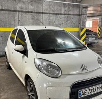 Белый Ситроен С1, объемом двигателя 1 л и пробегом 150 тыс. км за 5100 $, фото 1 на Automoto.ua