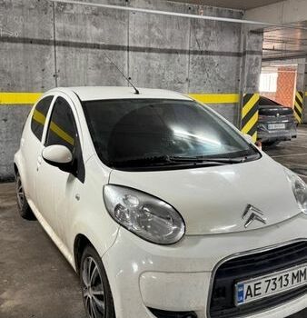 Білий Сітроен С1, об'ємом двигуна 1 л та пробігом 150 тис. км за 5100 $, фото 1 на Automoto.ua