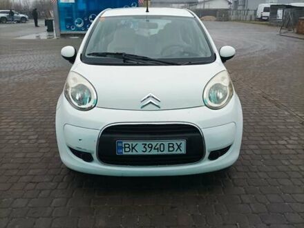 Белый Ситроен С1, объемом двигателя 1 л и пробегом 140 тыс. км за 4900 $, фото 1 на Automoto.ua