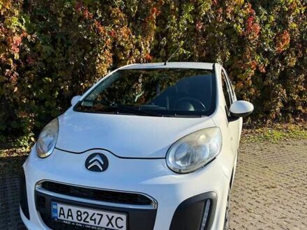 Ситроен С1 2013 в Киеве на Automoto.ua Белый Ситроен С1, объемом двигателя 1 л и пробегом 100 тыс. км за 4100 $, фото 1 на Automoto.ua