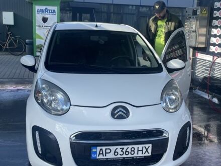 Ситроен С1 2013 в Львове на Automoto.ua Белый Ситроен С1, объемом двигателя 1 л и пробегом 3 тыс. км за 5000 $, фото 1 на Automoto.ua