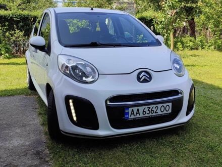 Ситроен С1 2013 в Киеве на Automoto.ua Белый Ситроен С1, объемом двигателя 1 л и пробегом 78 тыс. км за 6299 $, фото 1 на Automoto.ua