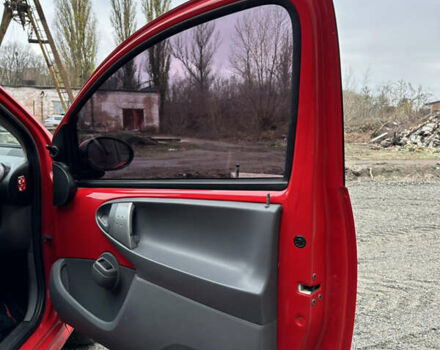 Красный Ситроен С1, объемом двигателя 1 л и пробегом 127 тыс. км за 2950 $, фото 12 на Automoto.ua