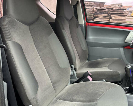 Красный Ситроен С1, объемом двигателя 1 л и пробегом 127 тыс. км за 2950 $, фото 15 на Automoto.ua