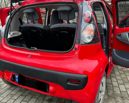 Красный Ситроен С1, объемом двигателя 1 л и пробегом 110 тыс. км за 4300 $, фото 13 на Automoto.ua