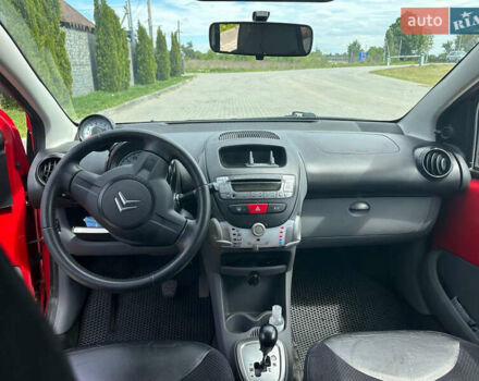 Красный Ситроен С1, объемом двигателя 1 л и пробегом 125 тыс. км за 5000 $, фото 1 на Automoto.ua