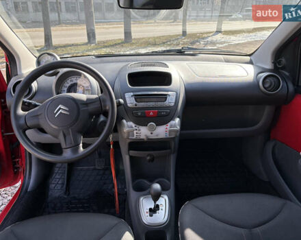 Красный Ситроен С1, объемом двигателя 1 л и пробегом 86 тыс. км за 5399 $, фото 7 на Automoto.ua