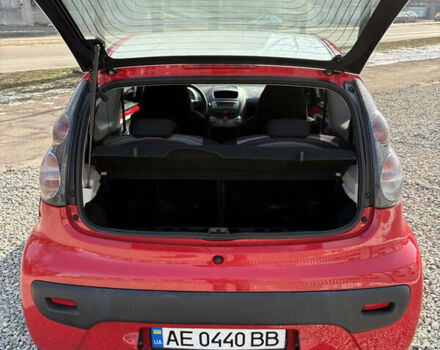 Красный Ситроен С1, объемом двигателя 1 л и пробегом 86 тыс. км за 5399 $, фото 4 на Automoto.ua