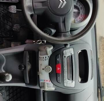 Червоний Сітроен С1, об'ємом двигуна 1 л та пробігом 157 тис. км за 4150 $, фото 13 на Automoto.ua