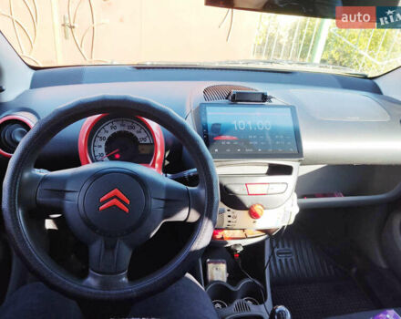 Красный Ситроен С1, объемом двигателя 1 л и пробегом 285 тыс. км за 4200 $, фото 18 на Automoto.ua