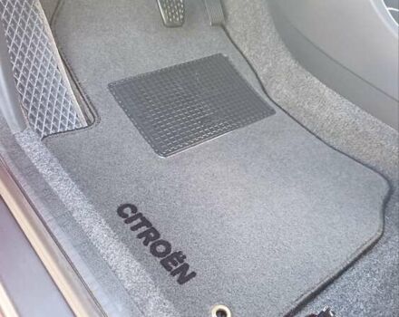 Красный Ситроен С1, объемом двигателя 1 л и пробегом 111 тыс. км за 6350 $, фото 59 на Automoto.ua