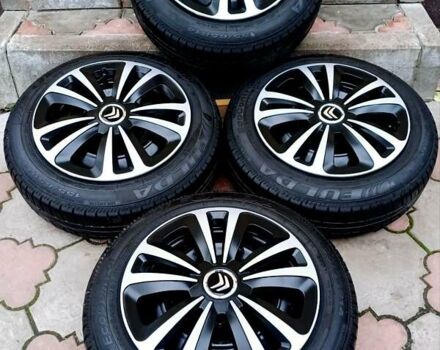 Красный Ситроен С1, объемом двигателя 1 л и пробегом 111 тыс. км за 6350 $, фото 49 на Automoto.ua