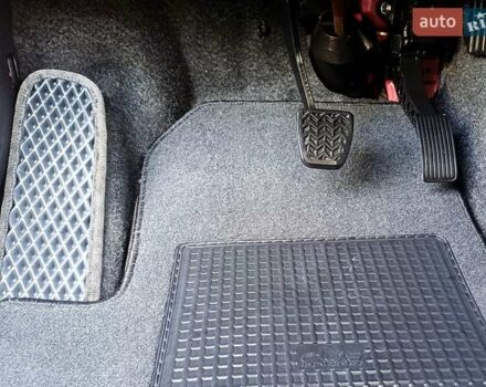 Красный Ситроен С1, объемом двигателя 1 л и пробегом 111 тыс. км за 6350 $, фото 60 на Automoto.ua