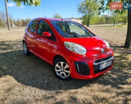 Ситроен С1 2013 в Днепре (Днепропетровске) на Automoto.ua Красный Ситроен С1, объемом двигателя 1 л и пробегом 150 тыс. км за 6300 $, фото 2 на Automoto.ua