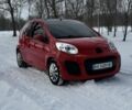Красный Ситроен С1, объемом двигателя 1 л и пробегом 150 тыс. км за 5800 $, фото 1 на Automoto.ua