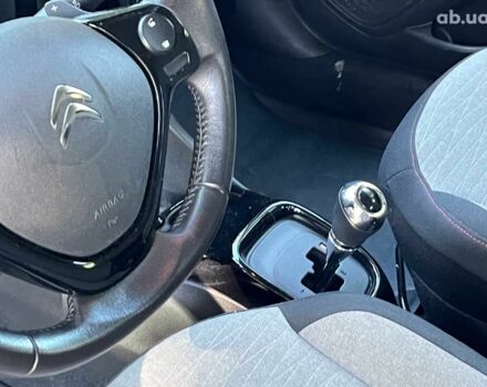 Красный Ситроен С1, объемом двигателя 1 л и пробегом 26 тыс. км за 11990 $, фото 32 на Automoto.ua