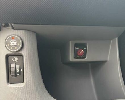 Серый Ситроен С1, объемом двигателя 1 л и пробегом 200 тыс. км за 4300 $, фото 18 на Automoto.ua