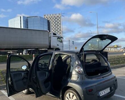 Серый Ситроен С1, объемом двигателя 1 л и пробегом 130 тыс. км за 6500 $, фото 4 на Automoto.ua