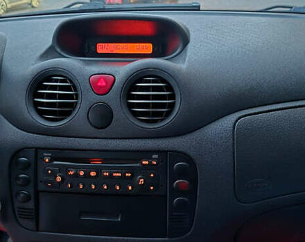 Чорний Сітроен С2, об'ємом двигуна 1.36 л та пробігом 267 тис. км за 2999 $, фото 10 на Automoto.ua