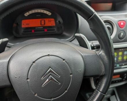 Красный Ситроен С2, объемом двигателя 1.4 л и пробегом 194 тыс. км за 3900 $, фото 4 на Automoto.ua