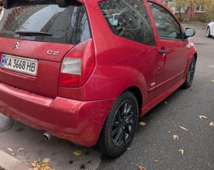 Красный Ситроен С2, объемом двигателя 1.4 л и пробегом 194 тыс. км за 3900 $, фото 2 на Automoto.ua