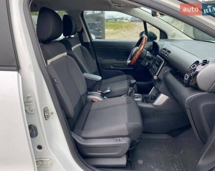 Белый Ситроен C3 Aircross, объемом двигателя 1.2 л и пробегом 87 тыс. км за 11990 $, фото 11 на Automoto.ua