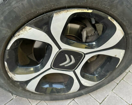 Красный Ситроен C3 Aircross, объемом двигателя 1.2 л и пробегом 85 тыс. км за 14000 $, фото 28 на Automoto.ua