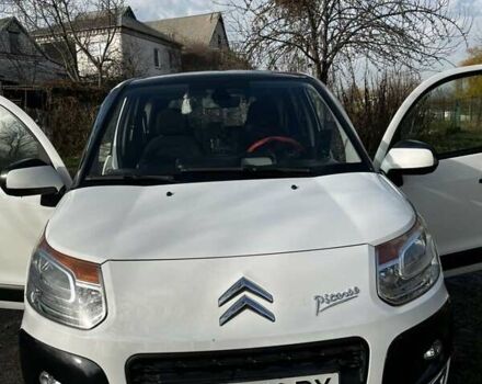 Білий Сітроен С3 Пікассо, об'ємом двигуна 1.4 л та пробігом 162 тис. км за 5000 $, фото 3 на Automoto.ua