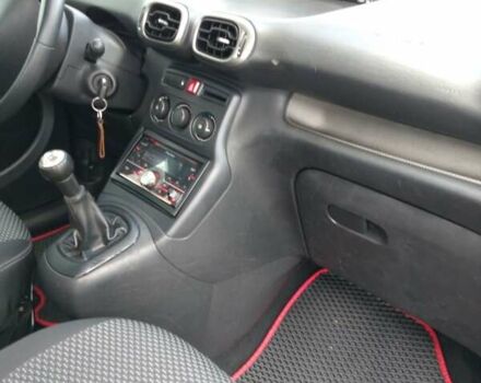 Білий Сітроен С3 Пікассо, об'ємом двигуна 1.4 л та пробігом 275 тис. км за 4900 $, фото 16 на Automoto.ua