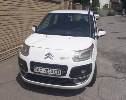 Белый Ситроен С3 Пикассо, объемом двигателя 1.4 л и пробегом 267 тыс. км за 7000 $, фото 1 на Automoto.ua