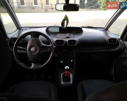 Білий Сітроен С3 Пікассо, об'ємом двигуна 1.4 л та пробігом 130 тис. км за 8200 $, фото 5 на Automoto.ua
