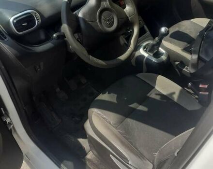 Белый Ситроен С3 Пикассо, объемом двигателя 1.4 л и пробегом 267 тыс. км за 7000 $, фото 12 на Automoto.ua