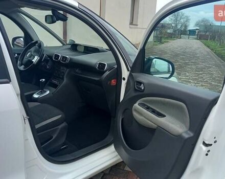 Білий Сітроен С3 Пікассо, об'ємом двигуна 1.56 л та пробігом 335 тис. км за 6700 $, фото 4 на Automoto.ua