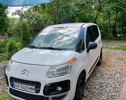 Белый Ситроен С3 Пикассо, объемом двигателя 1.4 л и пробегом 209 тыс. км за 5599 $, фото 2 на Automoto.ua