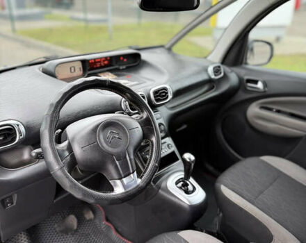 Белый Ситроен С3 Пикассо, объемом двигателя 1.56 л и пробегом 163 тыс. км за 7499 $, фото 6 на Automoto.ua