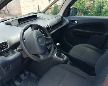 Белый Ситроен С3 Пикассо, объемом двигателя 1.4 л и пробегом 209 тыс. км за 5599 $, фото 6 на Automoto.ua