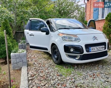 Белый Ситроен С3 Пикассо, объемом двигателя 1.4 л и пробегом 209 тыс. км за 5599 $, фото 1 на Automoto.ua