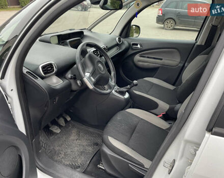 Белый Ситроен С3 Пикассо, объемом двигателя 1.56 л и пробегом 278 тыс. км за 7000 $, фото 10 на Automoto.ua