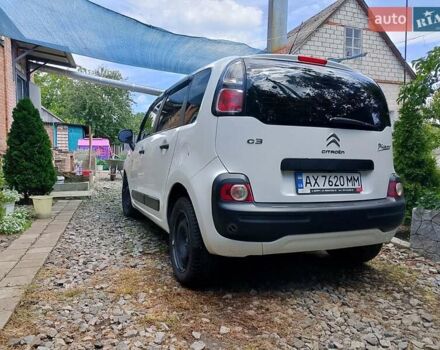 Белый Ситроен С3 Пикассо, объемом двигателя 1.4 л и пробегом 209 тыс. км за 5599 $, фото 3 на Automoto.ua