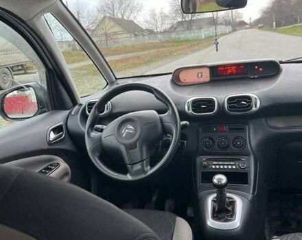 Белый Ситроен С3 Пикассо, объемом двигателя 1.56 л и пробегом 84 тыс. км за 8900 $, фото 17 на Automoto.ua