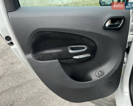 Белый Ситроен С3 Пикассо, объемом двигателя 1.2 л и пробегом 202 тыс. км за 6200 $, фото 11 на Automoto.ua