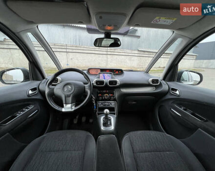 Белый Ситроен С3 Пикассо, объемом двигателя 1.2 л и пробегом 202 тыс. км за 6200 $, фото 9 на Automoto.ua