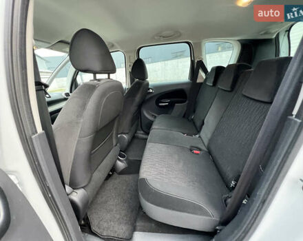 Белый Ситроен С3 Пикассо, объемом двигателя 1.2 л и пробегом 202 тыс. км за 6200 $, фото 12 на Automoto.ua