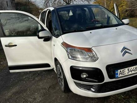 Білий Сітроен С3 Пікассо, об'ємом двигуна 1.4 л та пробігом 162 тис. км за 5000 $, фото 1 на Automoto.ua