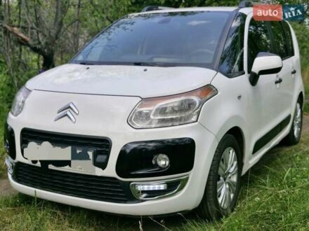 Ситроен С3 Пикассо 2012 в Терновке на Automoto.ua Белый Ситроен С3 Пикассо, объемом двигателя 1.6 л и пробегом 203 тыс. км за 6700 $, фото 1 на Automoto.ua