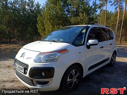 Сітроен С3 Пікассо 2012 у Києві на Automoto.ua Білий Сітроен С3 Пікассо, об'ємом двигуна 14 л та пробігом 187 тис. км за 6500 $, фото 1 на Automoto.ua