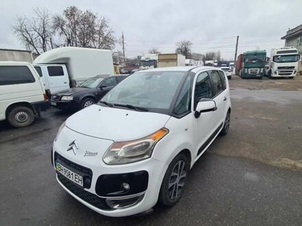 Белый Ситроен С3 Пикассо, объемом двигателя 1.56 л и пробегом 189 тыс. км за 7000 $, фото 1 на Automoto.ua