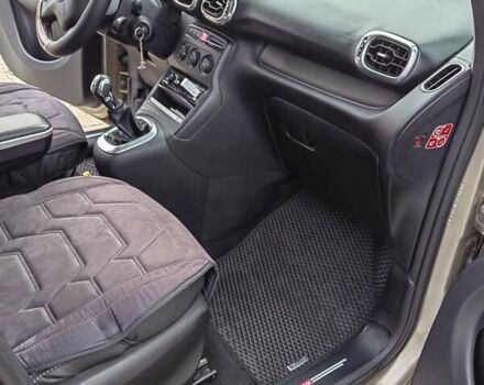 Бежевый Ситроен С3 Пикассо, объемом двигателя 1.6 л и пробегом 212 тыс. км за 4950 $, фото 9 на Automoto.ua