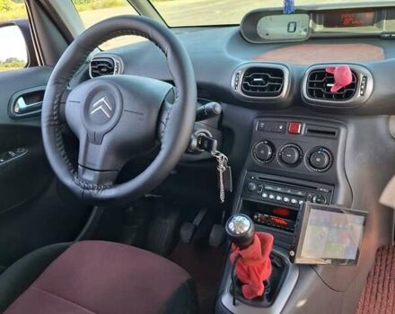 Черный Ситроен С3 Пикассо, объемом двигателя 1.4 л и пробегом 174 тыс. км за 4100 $, фото 4 на Automoto.ua